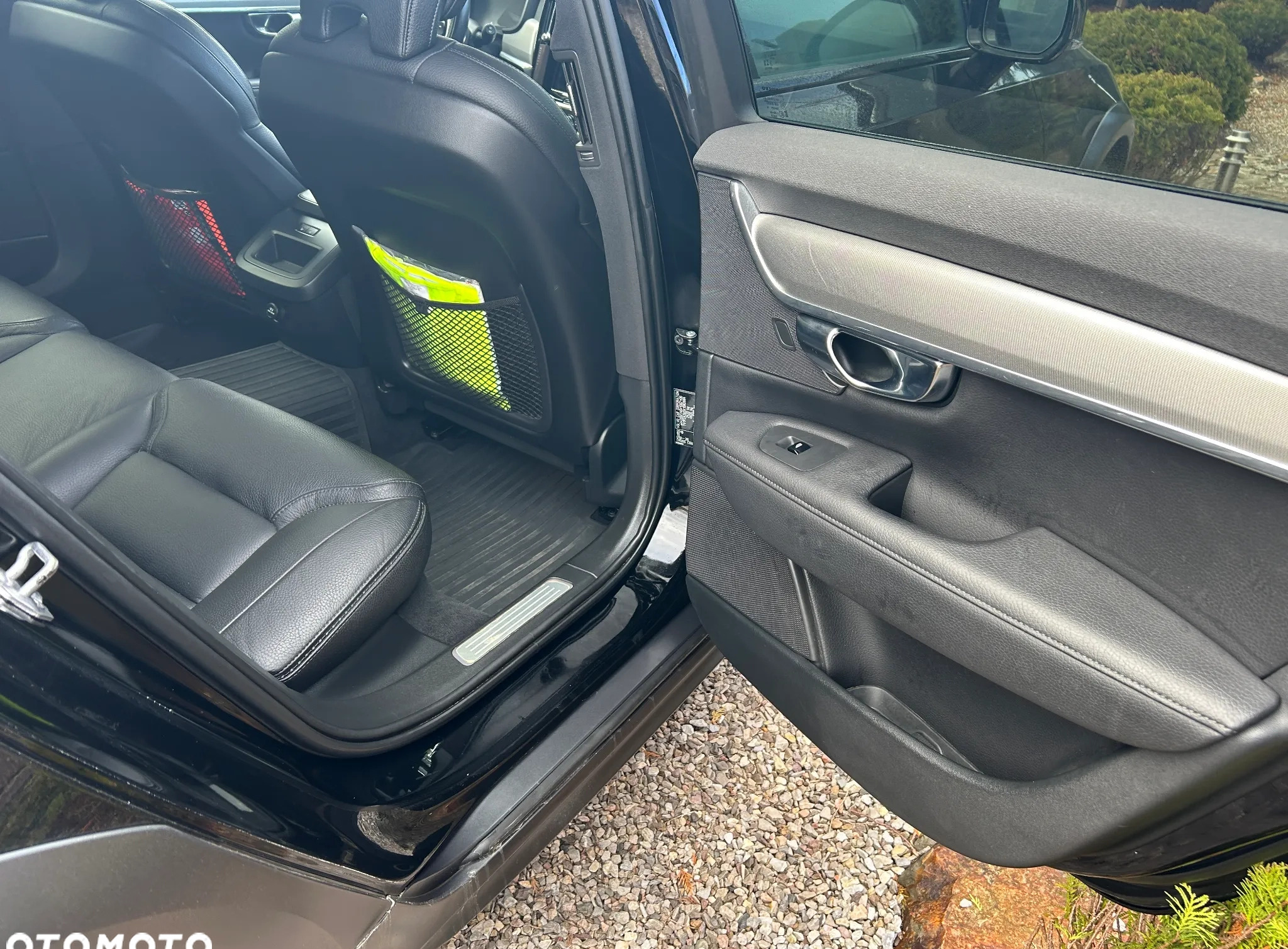 Volvo V90 Cross Country cena 142677 przebieg: 160000, rok produkcji 2019 z Kielce małe 596